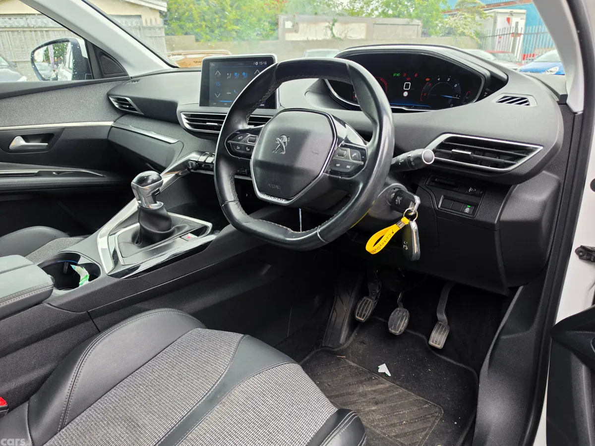 Peugeot 3008 MPV, Diesel, 2019, White