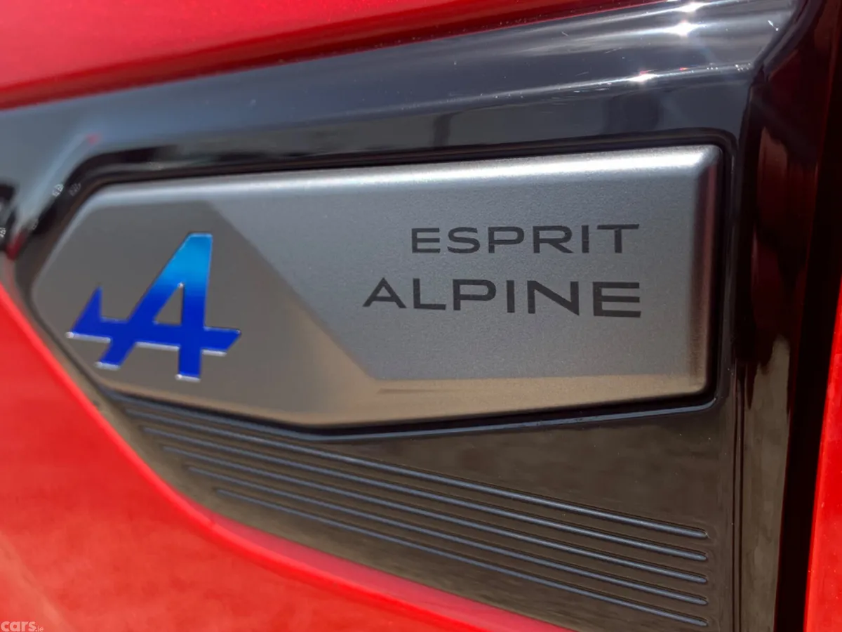 Renault Arkana Hatchback, Petrol Hybrid, 2025, Red