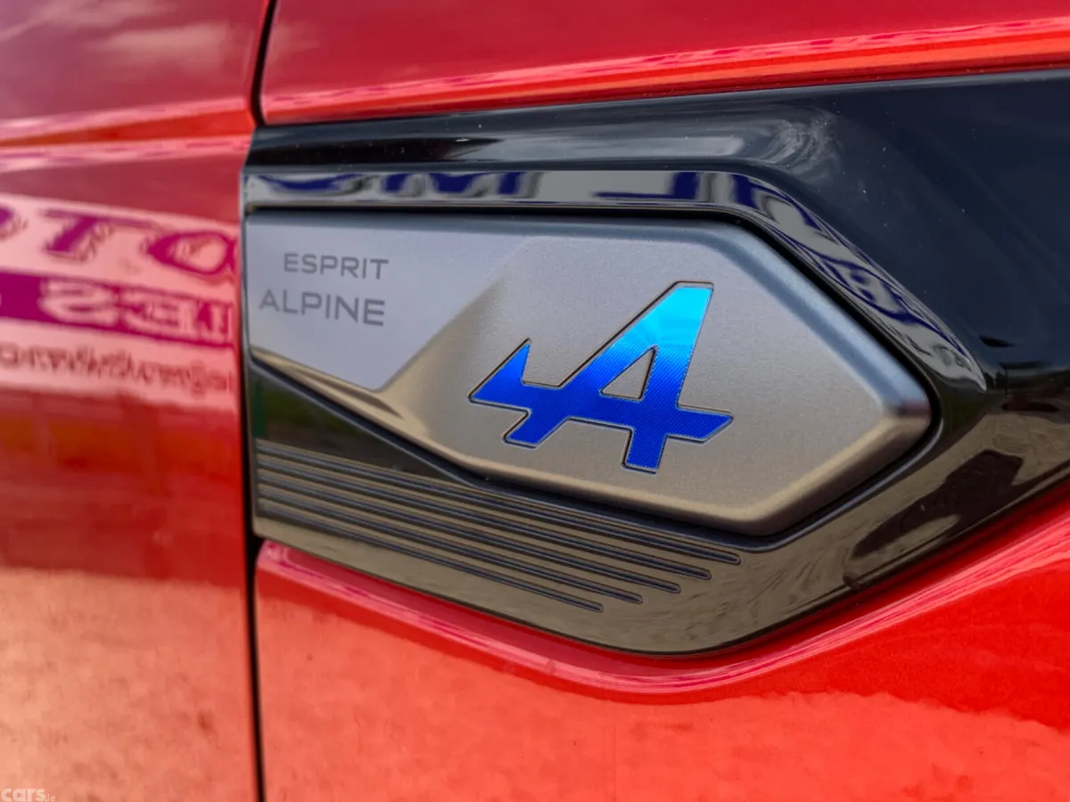 Renault Arkana Hatchback, Petrol Hybrid, 2025, Red