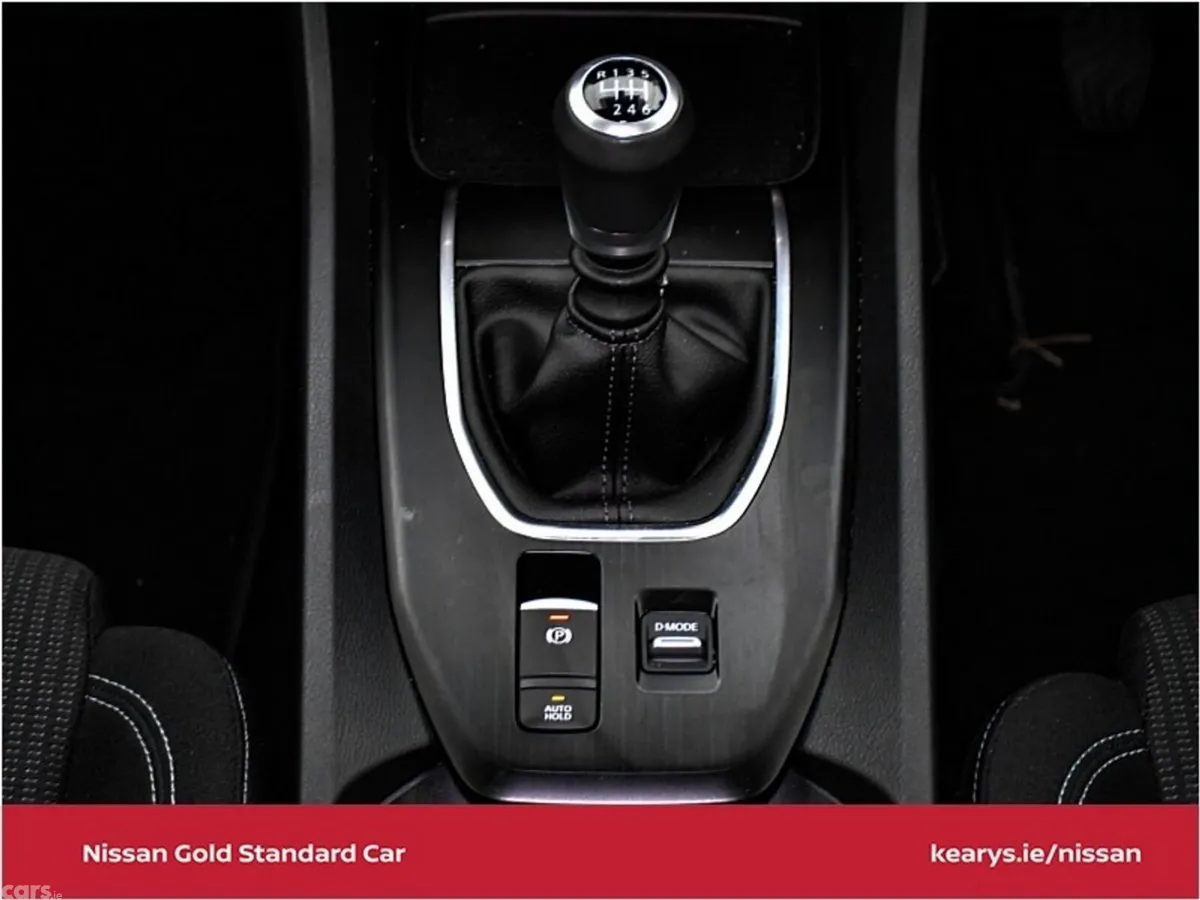 Nissan Qashqai SUV, Petrol Hybrid, 2026, Red