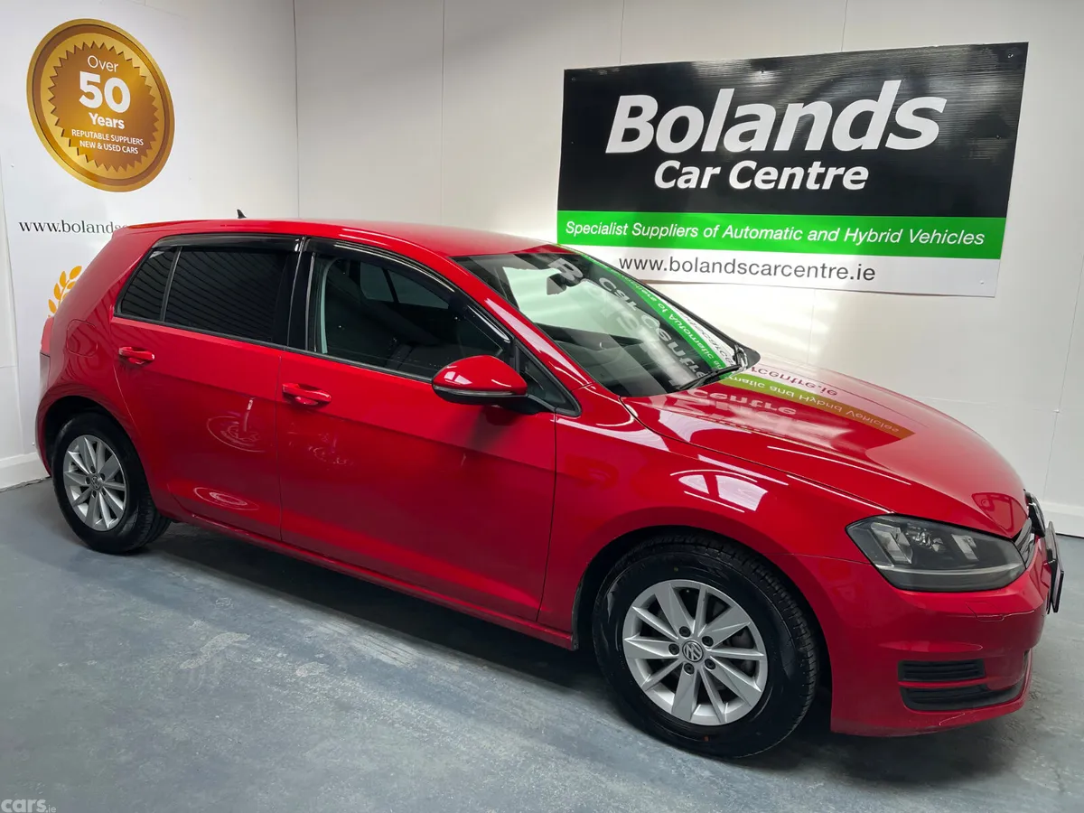 Volkswagen Golf Hatchback, Petrol, 2015, Red