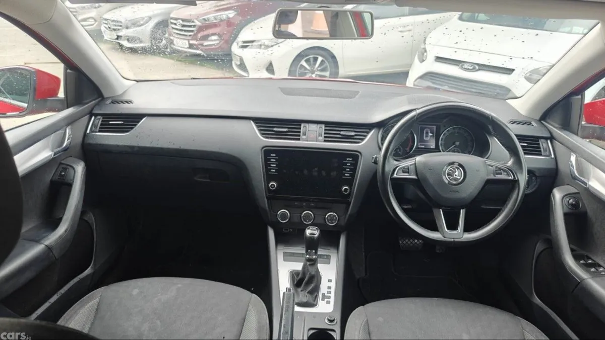 Skoda Octavia Hatchback, Petrol, 2019, Red