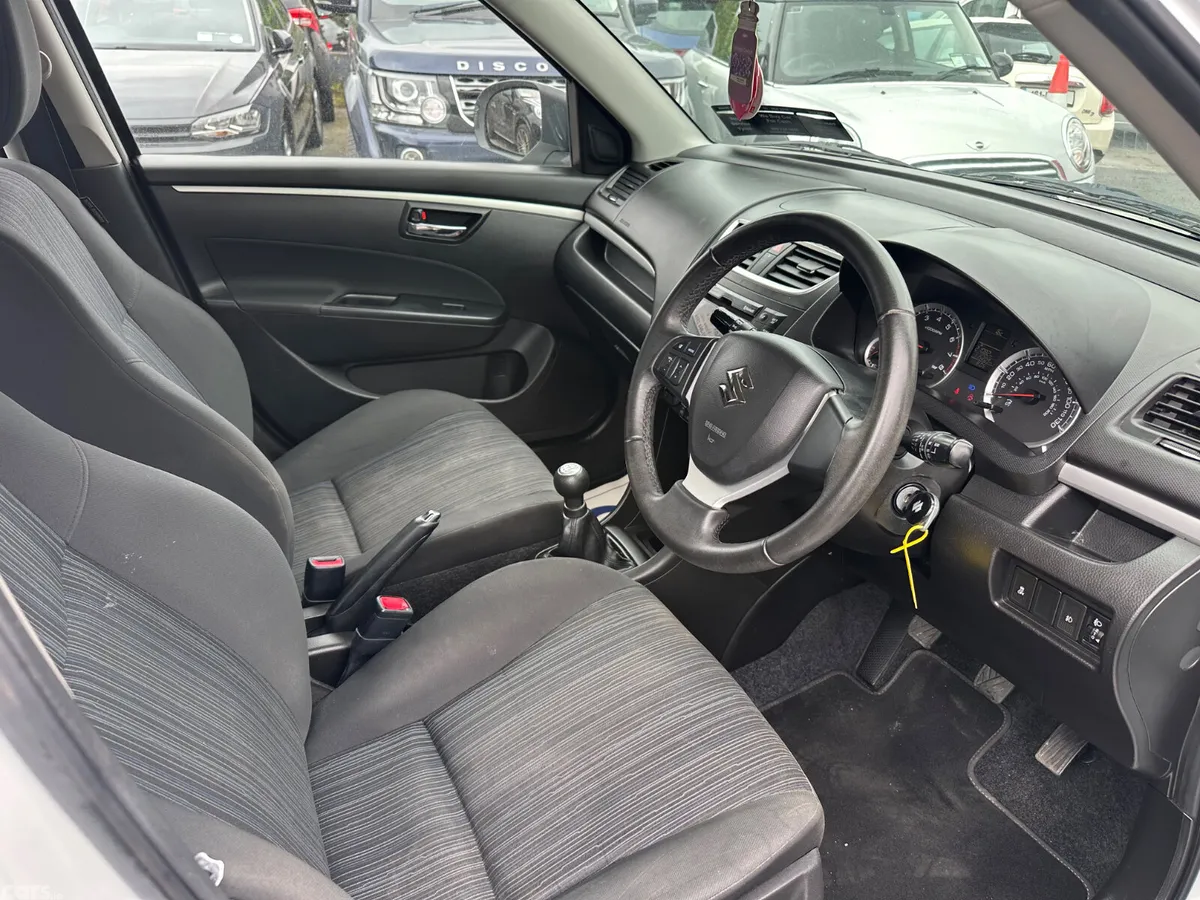 Suzuki Swift Hatchback, Petrol, 2015, White