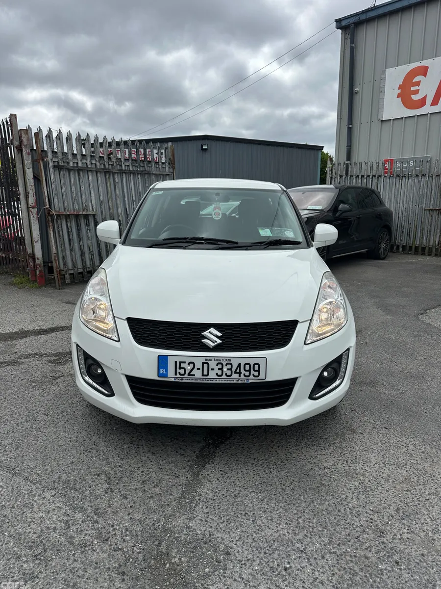 Suzuki Swift Hatchback, Petrol, 2015, White