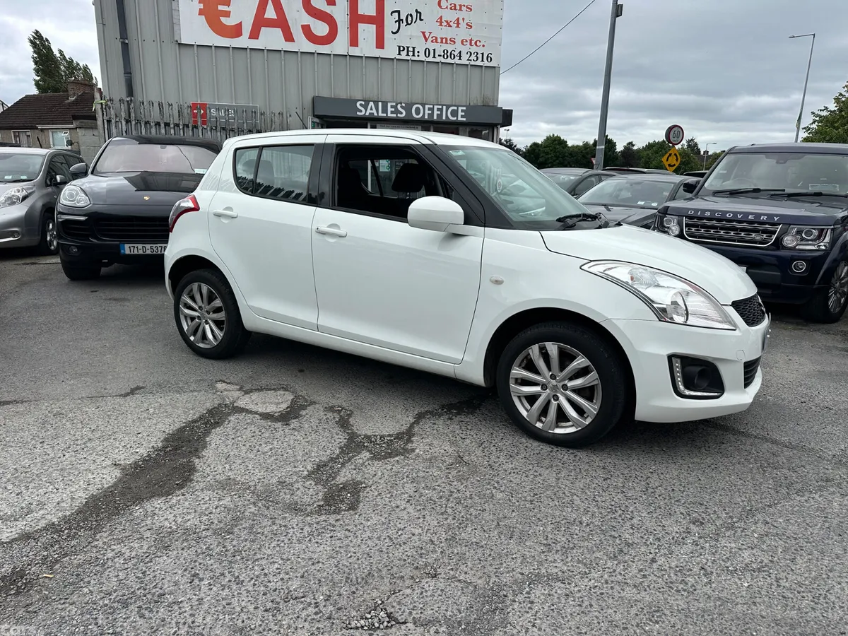 Suzuki Swift Hatchback, Petrol, 2015, White