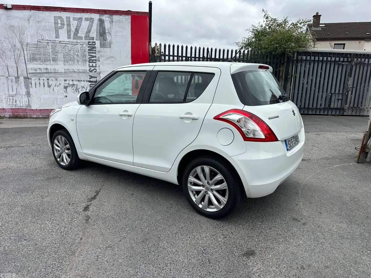Suzuki Swift Hatchback, Petrol, 2015, White