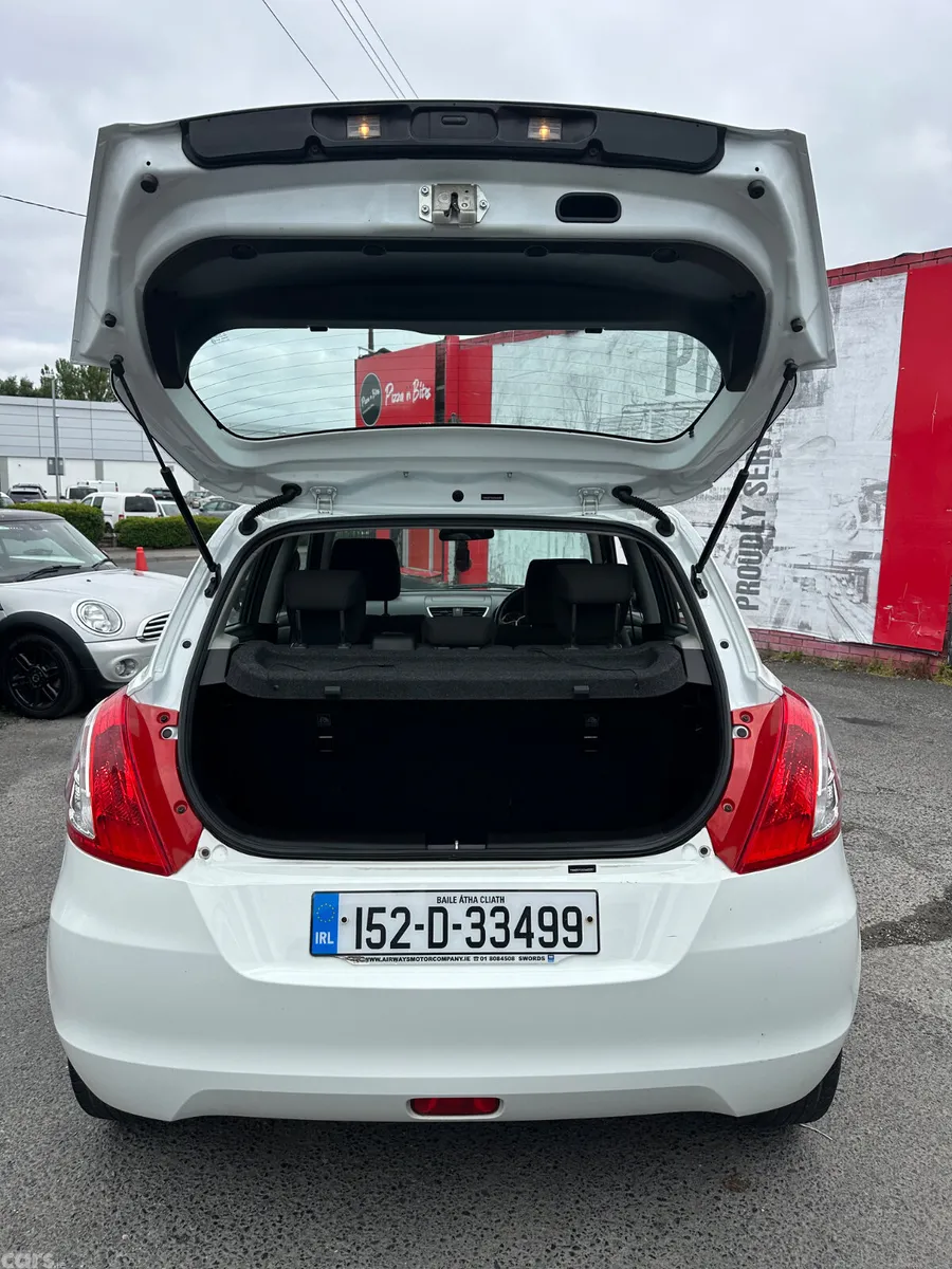 Suzuki Swift Hatchback, Petrol, 2015, White
