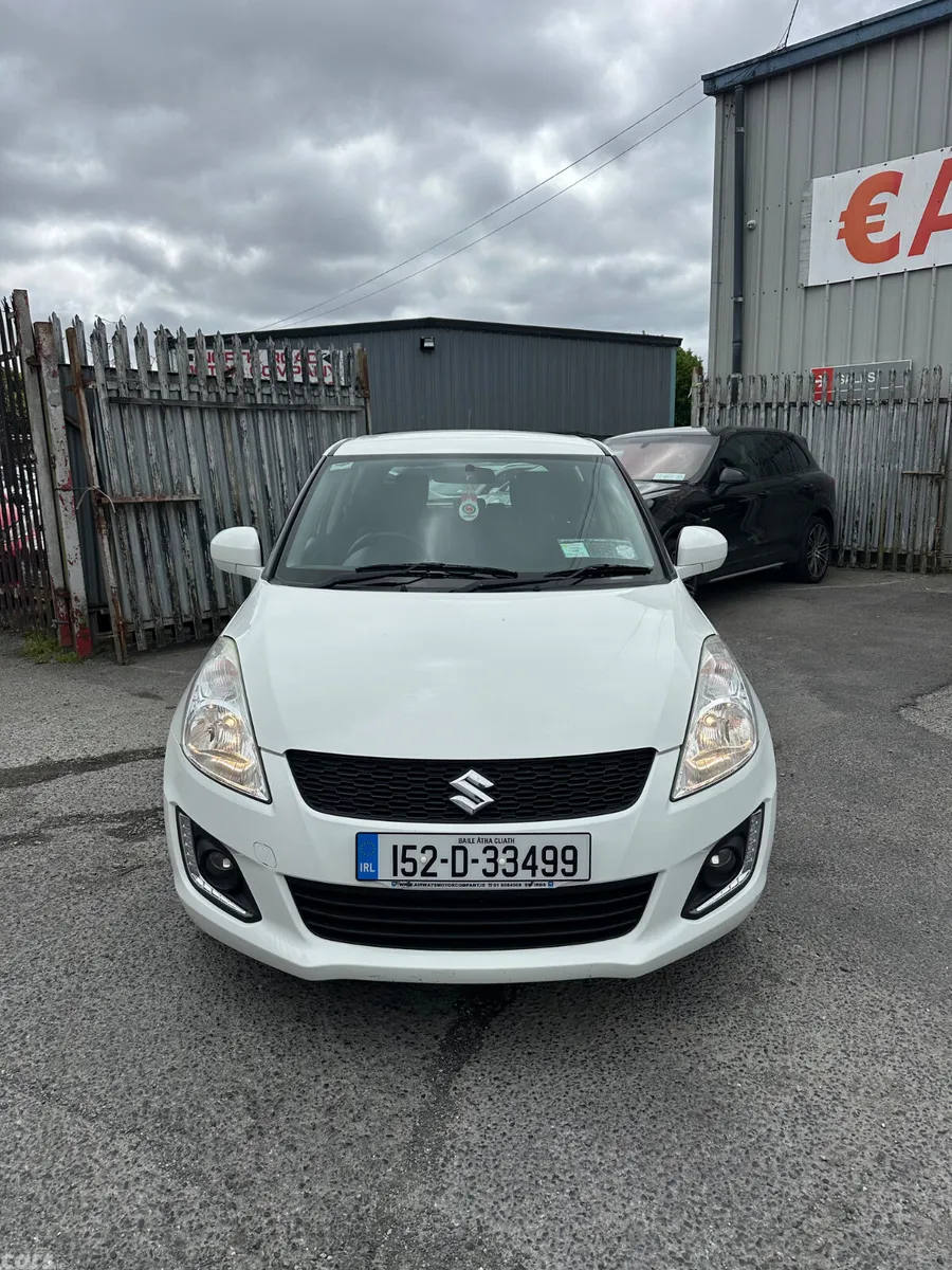 Suzuki Swift Hatchback, Petrol, 2015, White