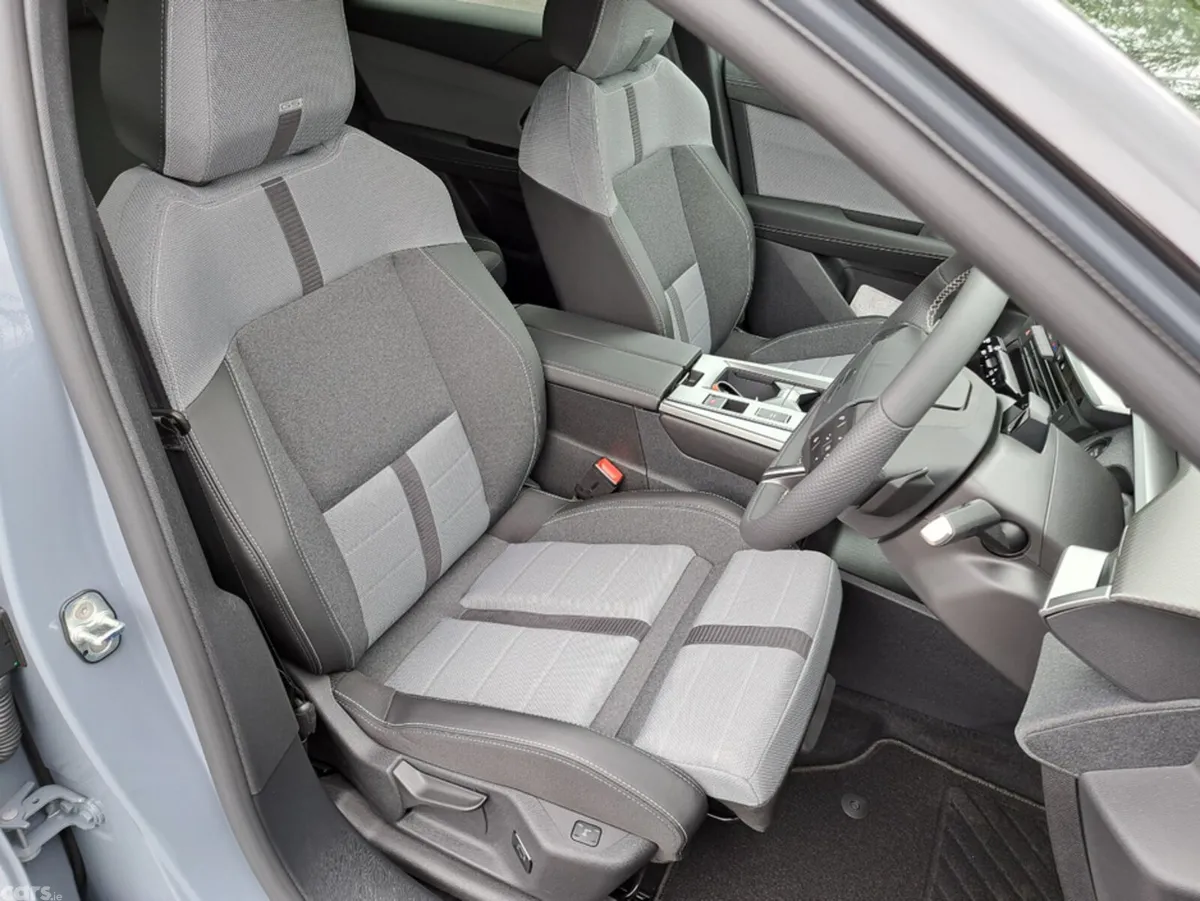 Opel Grandland SUV, Petrol Hybrid, 2027, Grey