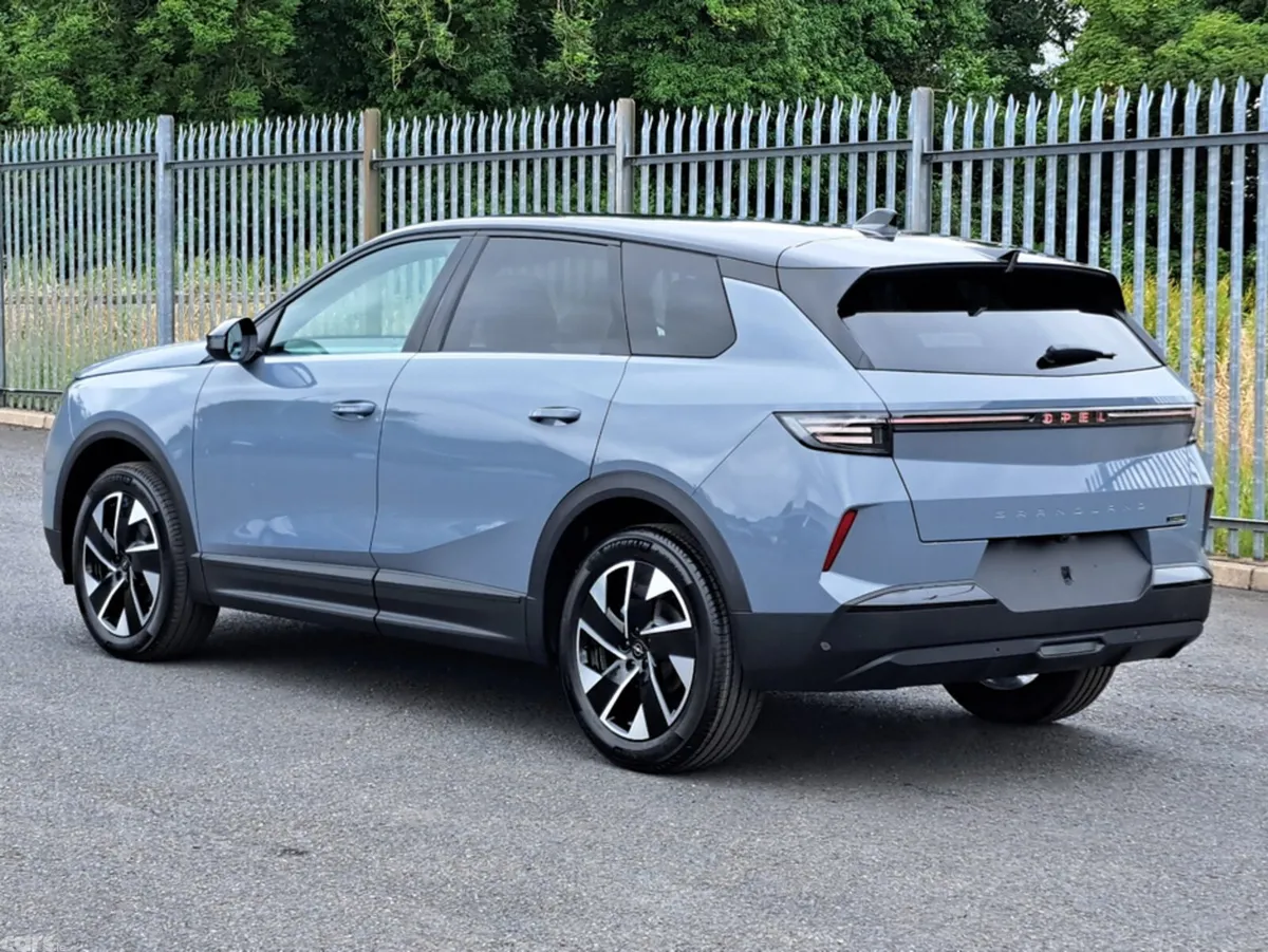 Opel Grandland SUV, Petrol Hybrid, 2027, Grey