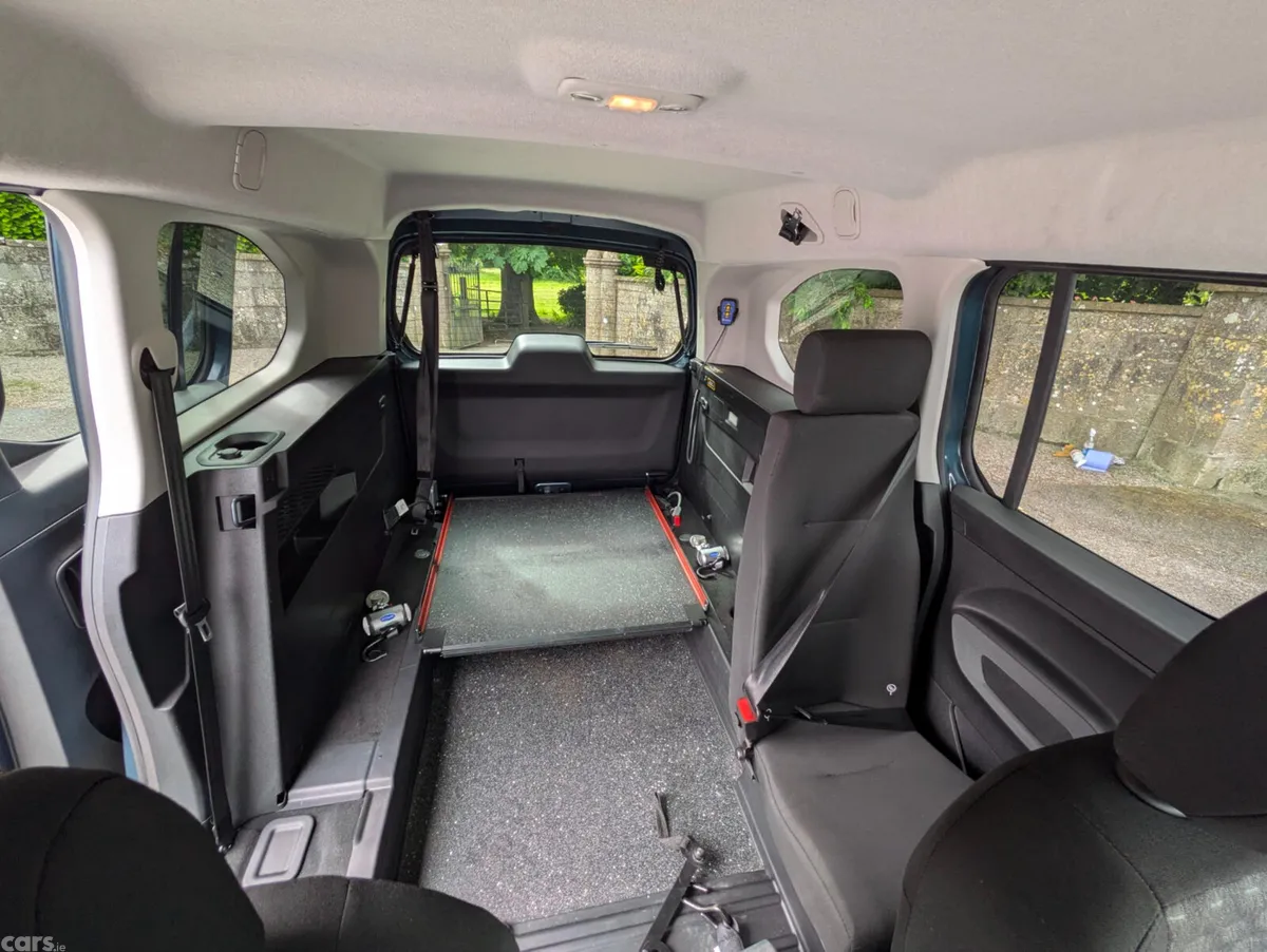 Peugeot Rifter MPV, Diesel, 2025, Blue