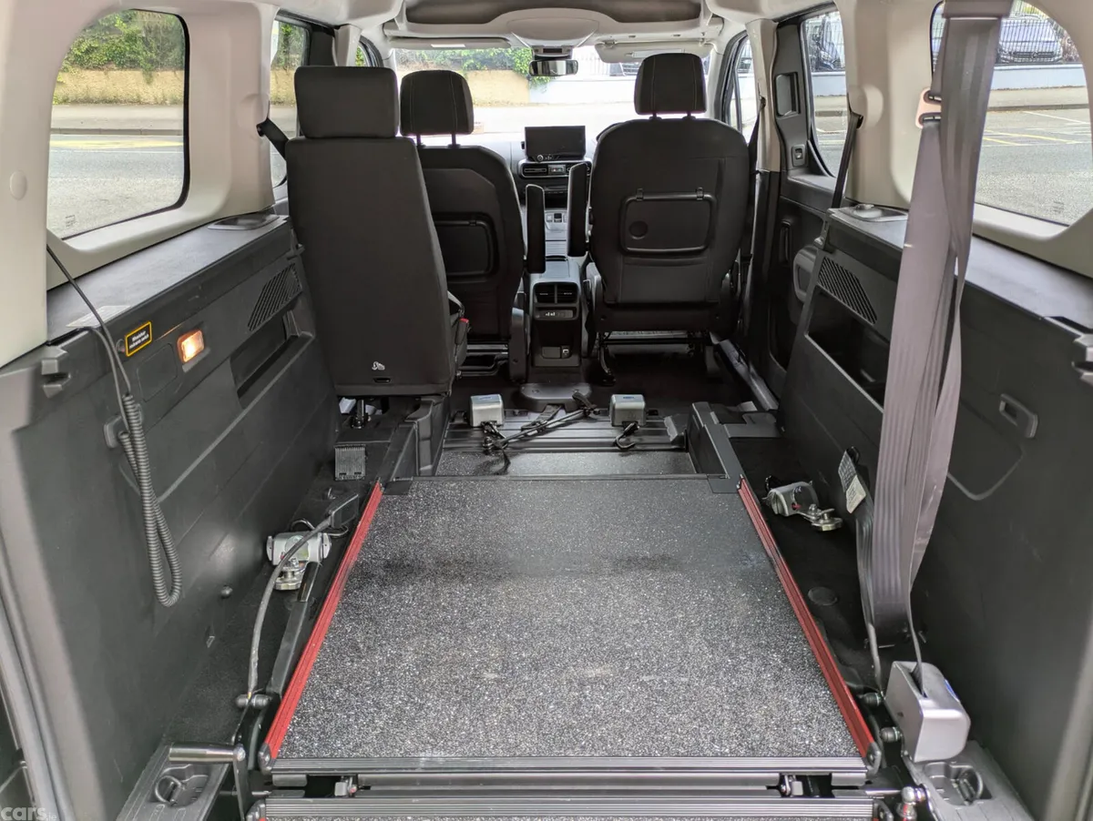 Peugeot Rifter MPV, Diesel, 2025, Blue