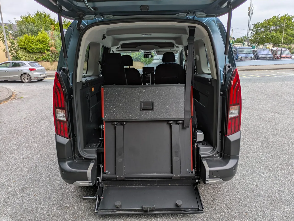 Peugeot Rifter MPV, Diesel, 2025, Blue