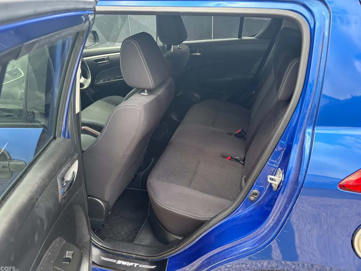 Suzuki Swift Hatchback, Petrol, 2015, Blue