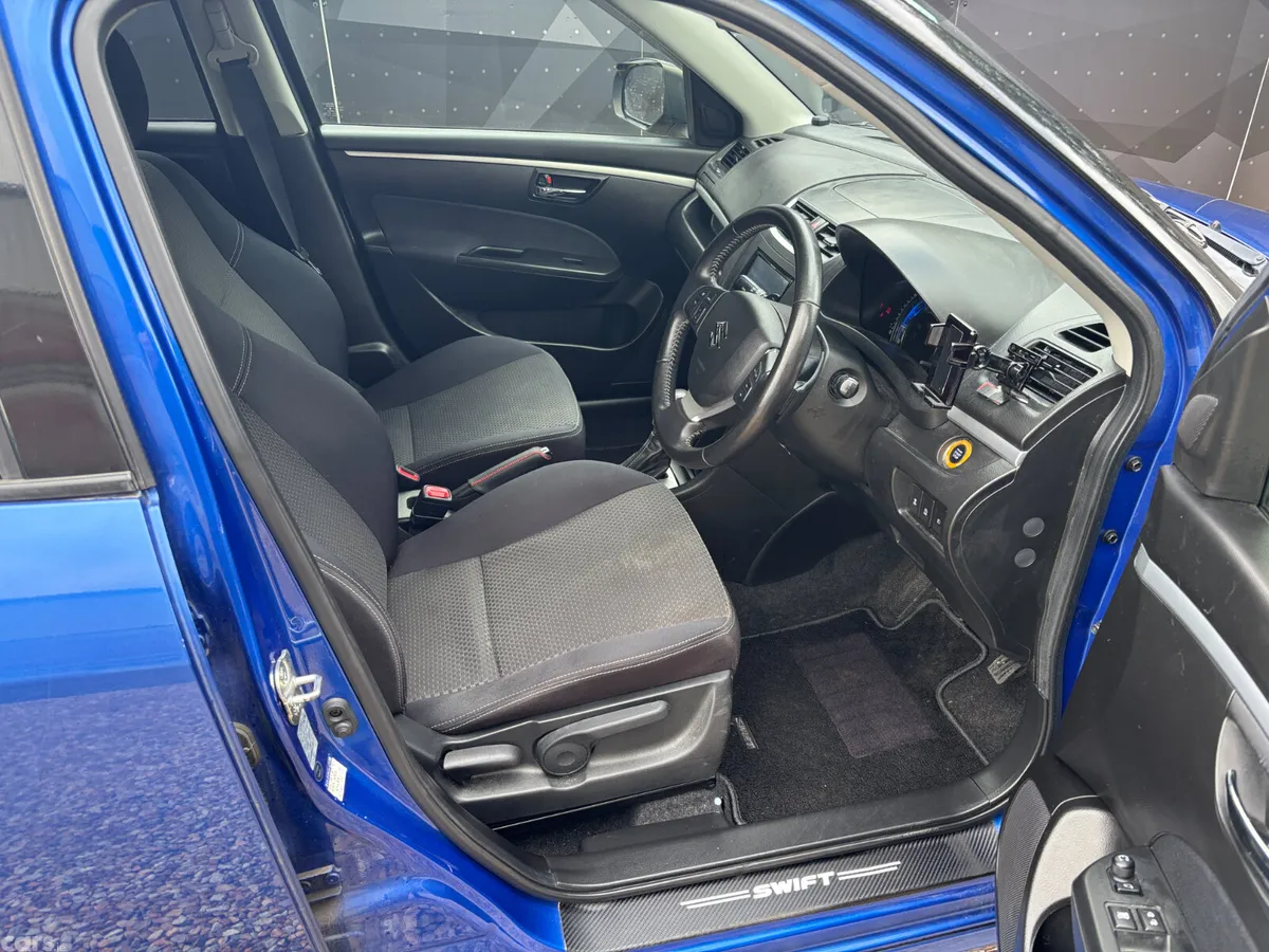 Suzuki Swift Hatchback, Petrol, 2015, Blue