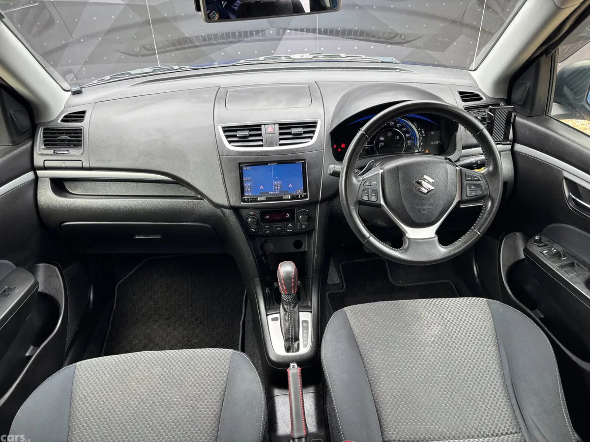 Suzuki Swift Hatchback, Petrol, 2015, Blue