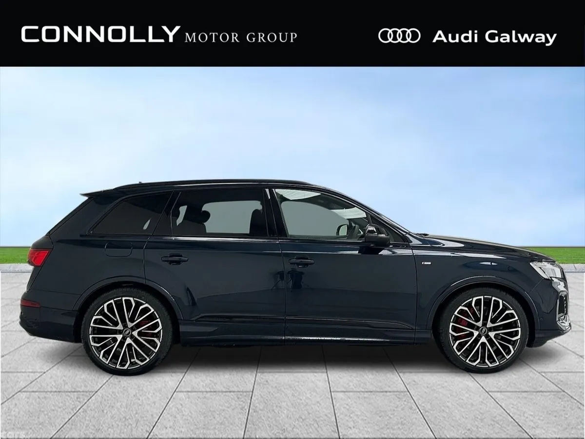 Audi Q7 SUV, Petrol Plug-in Hybrid, 2027, Blue