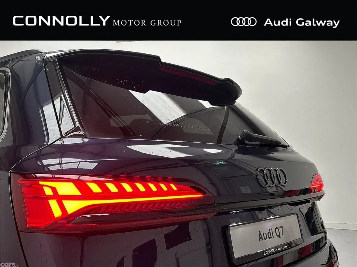 Audi Q7 SUV, Petrol Plug-in Hybrid, 2027, Blue