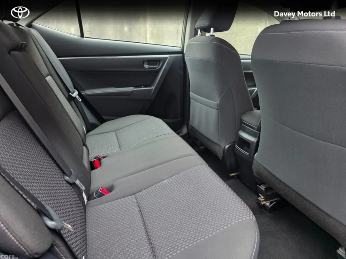 Toyota Corolla Saloon, Diesel, 2016, Bronze
