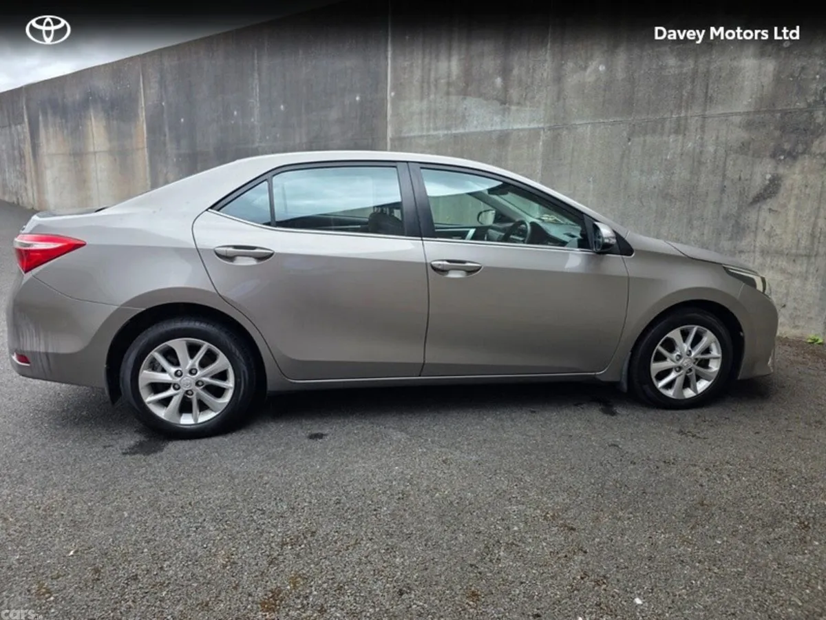 Toyota Corolla Saloon, Diesel, 2016, Bronze
