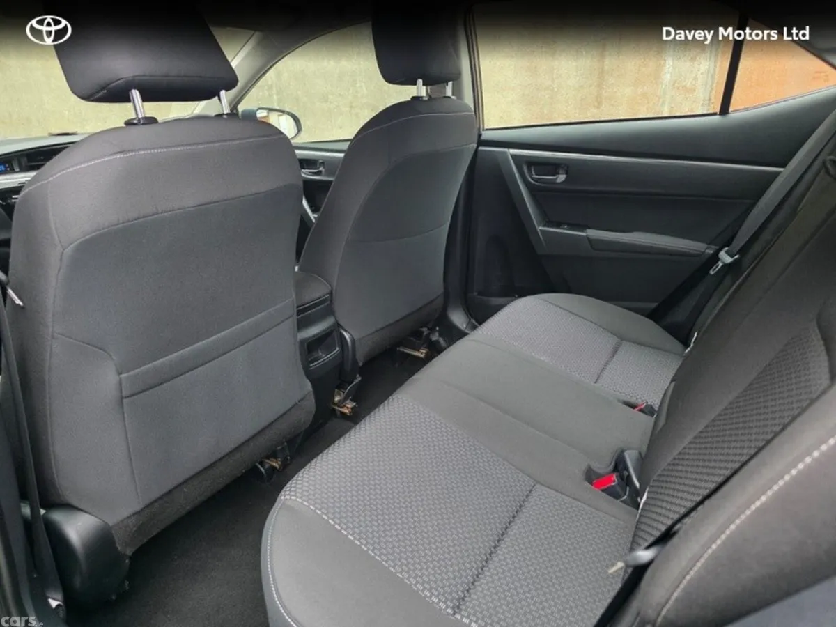 Toyota Corolla Saloon, Diesel, 2016, Bronze