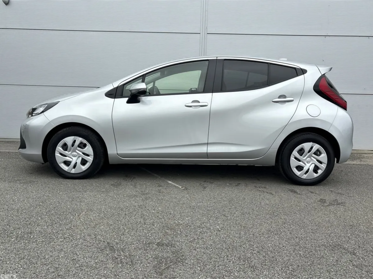 Toyota Aqua Hatchback, Petrol Hybrid, 2022, Silver