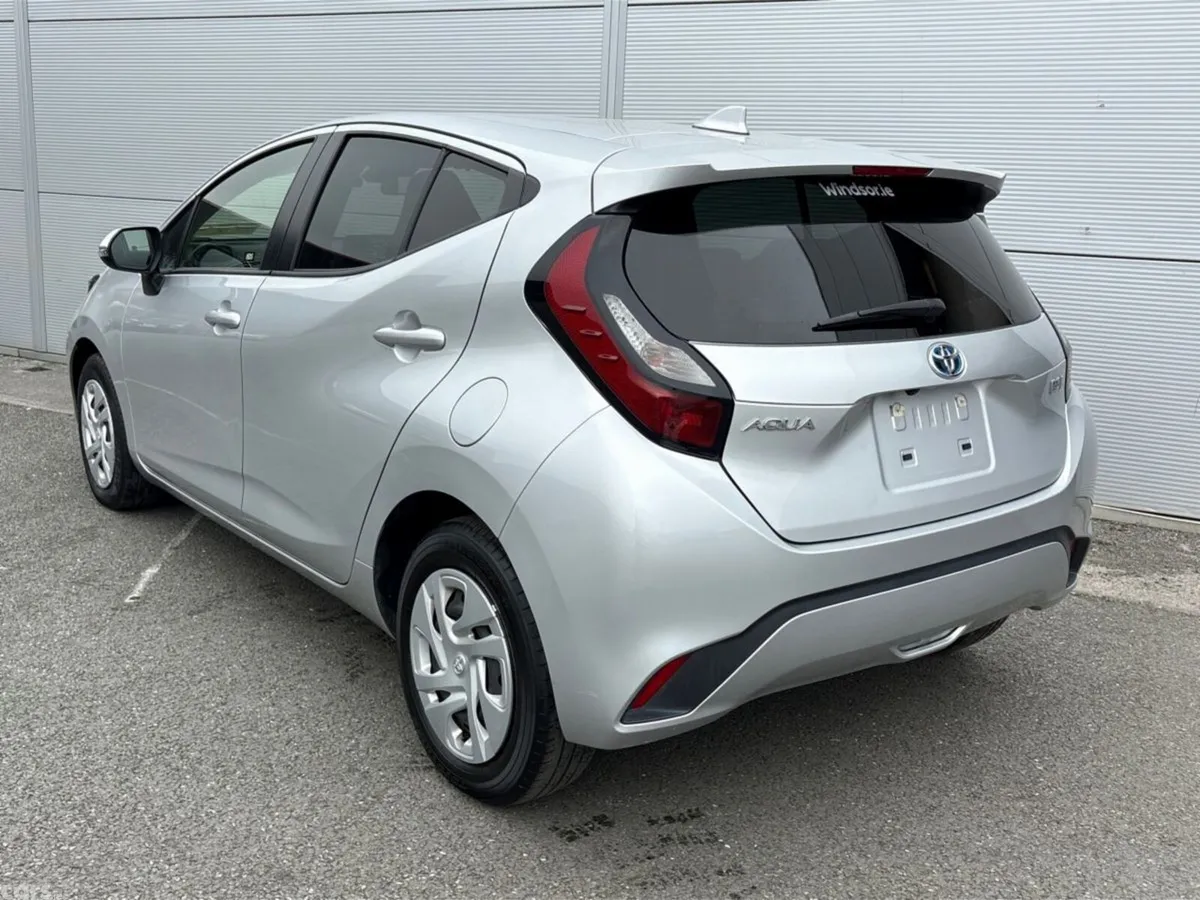 Toyota Aqua Hatchback, Petrol Hybrid, 2022, Silver