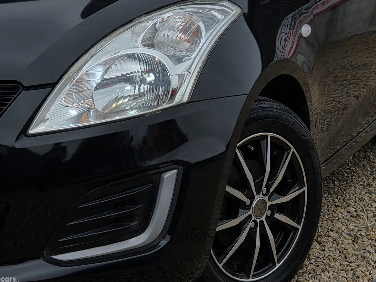 Suzuki Swift Hatchback, Petrol, 2015, Black