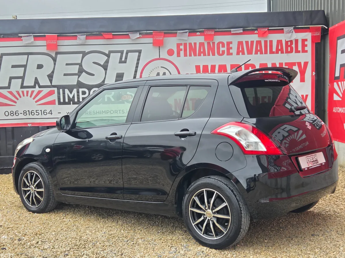 Suzuki Swift Hatchback, Petrol, 2015, Black