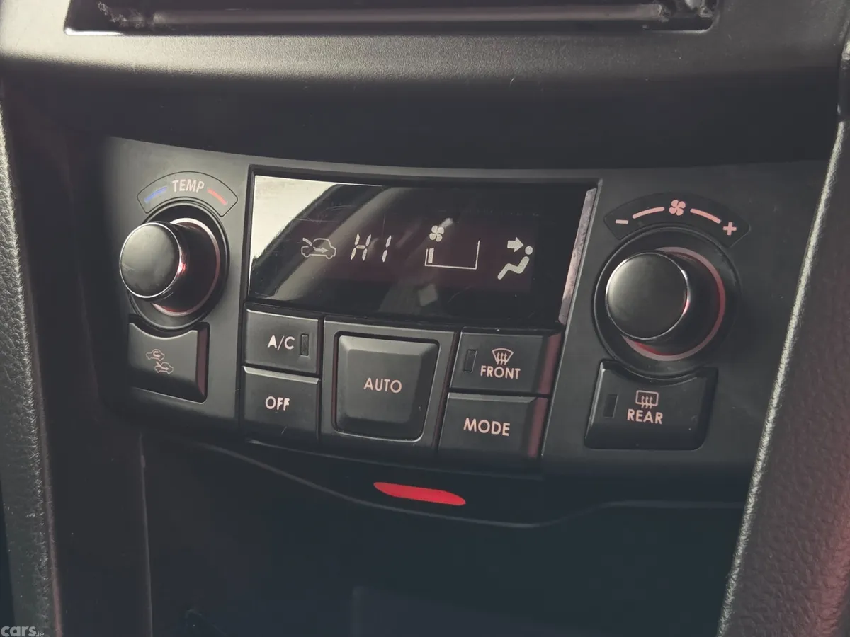 Suzuki Swift Hatchback, Petrol, 2015, Black
