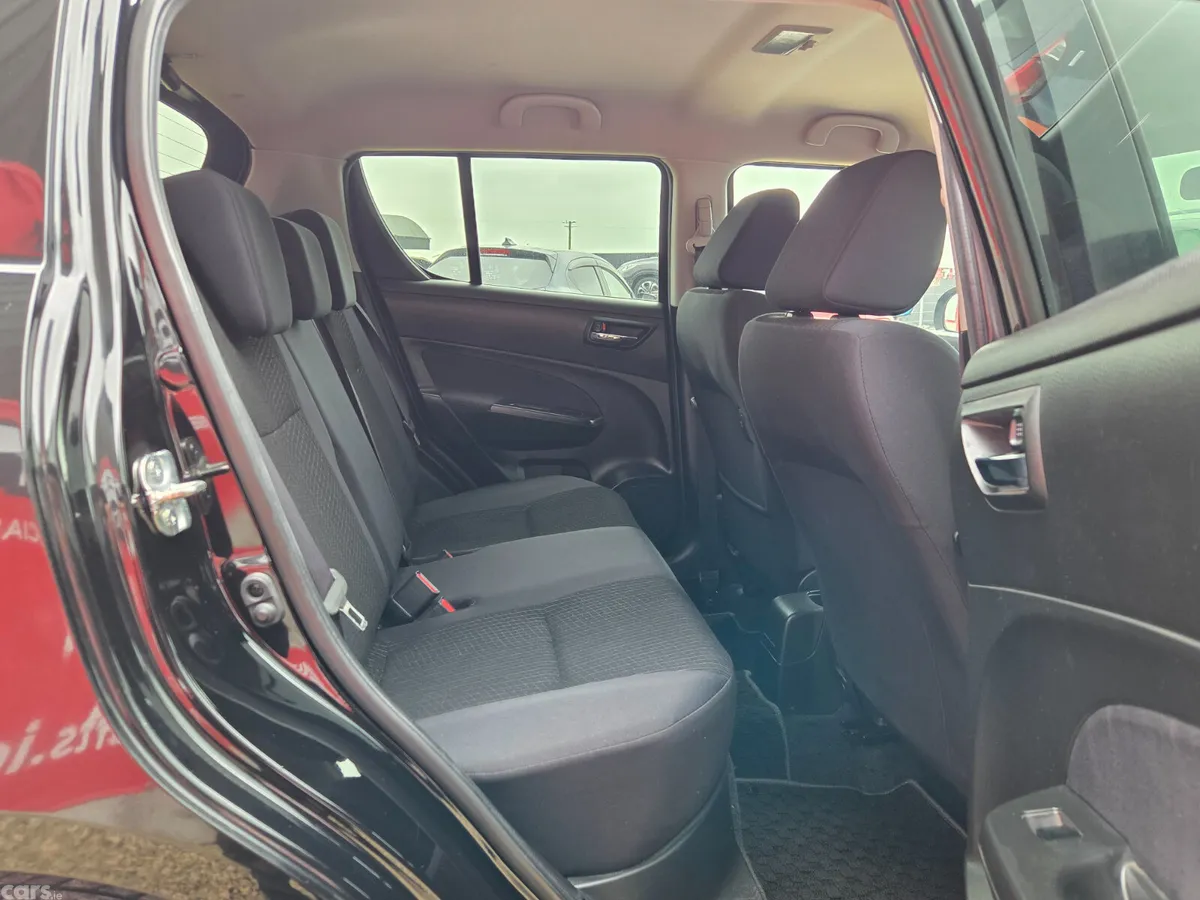 Suzuki Swift Hatchback, Petrol, 2015, Black