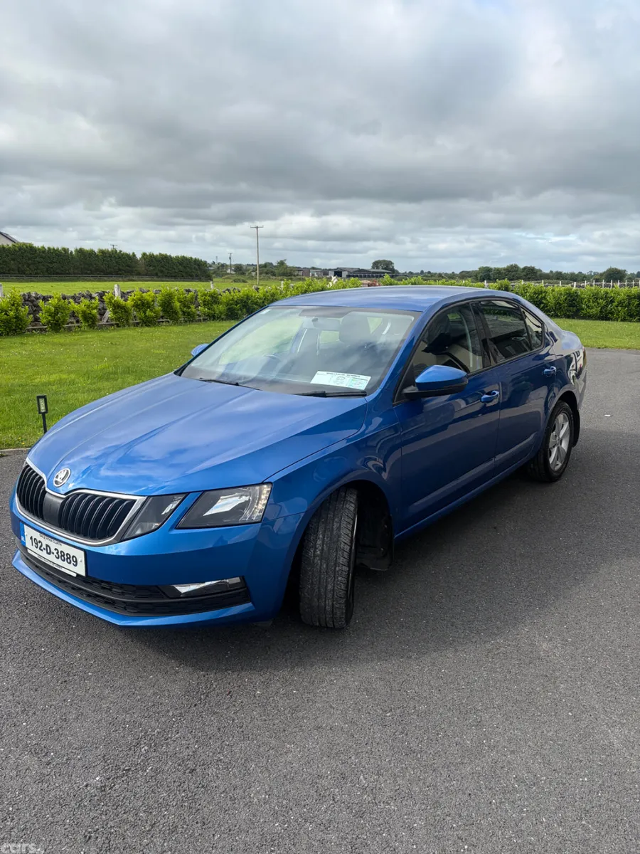 Skoda Octavia Saloon, Diesel, 2019, Blue