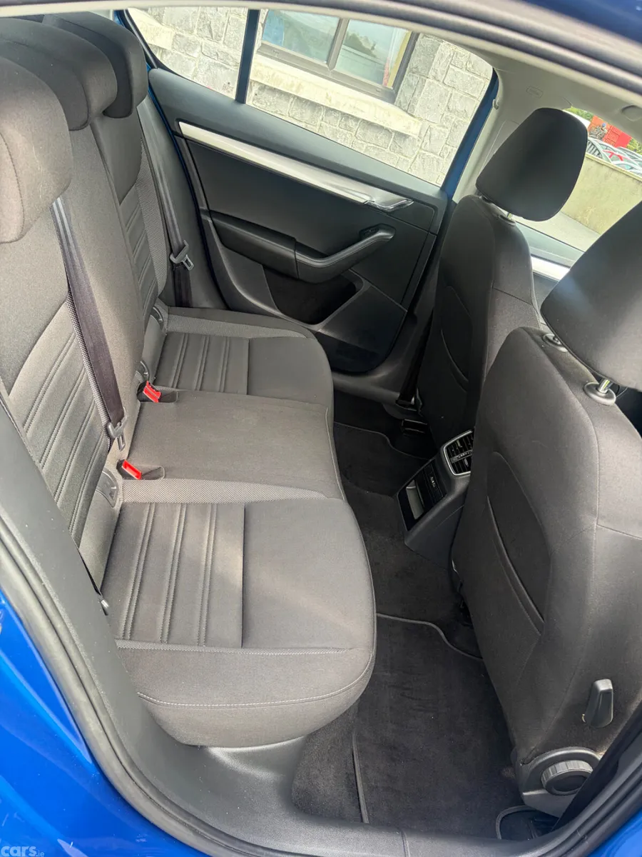 Skoda Octavia Saloon, Diesel, 2019, Blue