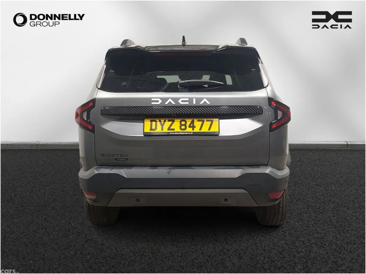 Dacia Bigster Estate, Petrol Hybrid, 2026, Grey