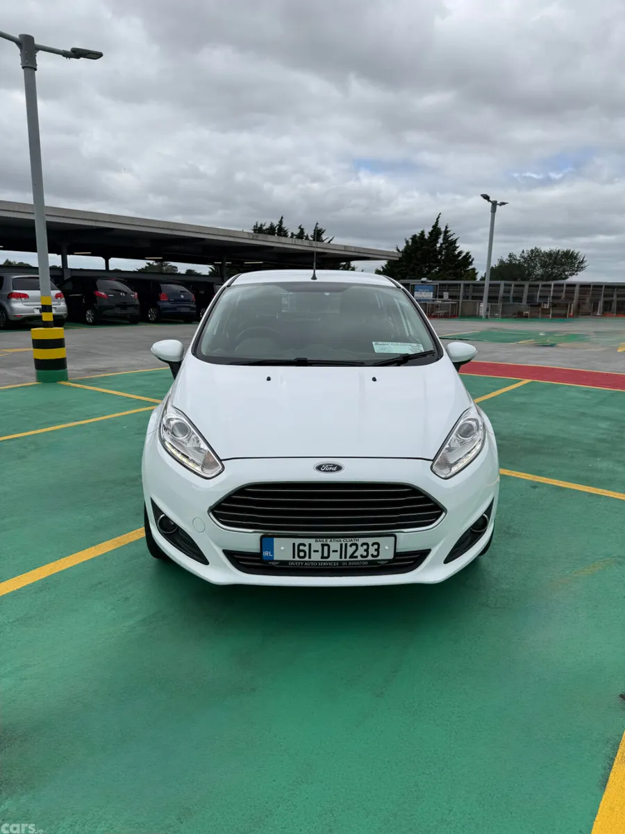 Ford Fiesta Hatchback, Petrol, 2016, White