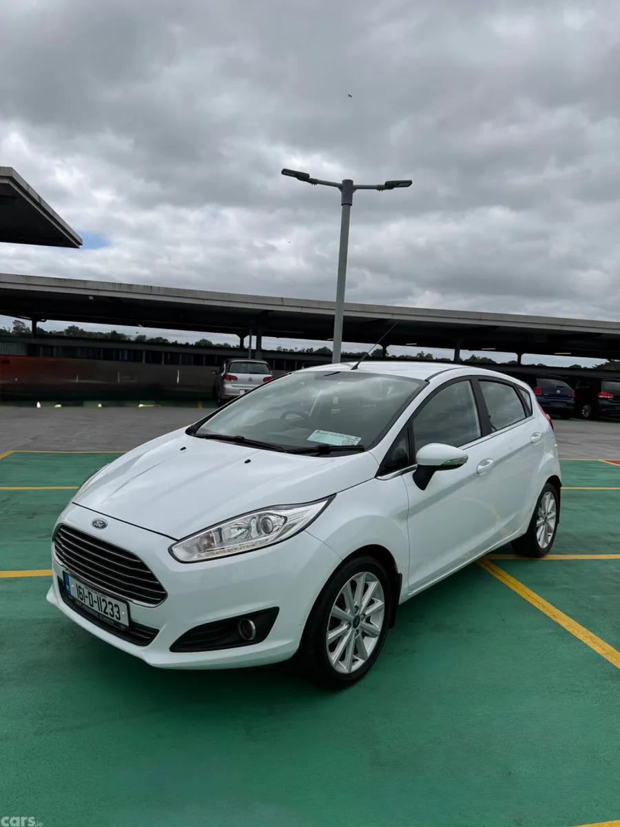 Ford Fiesta Hatchback, Petrol, 2016, White