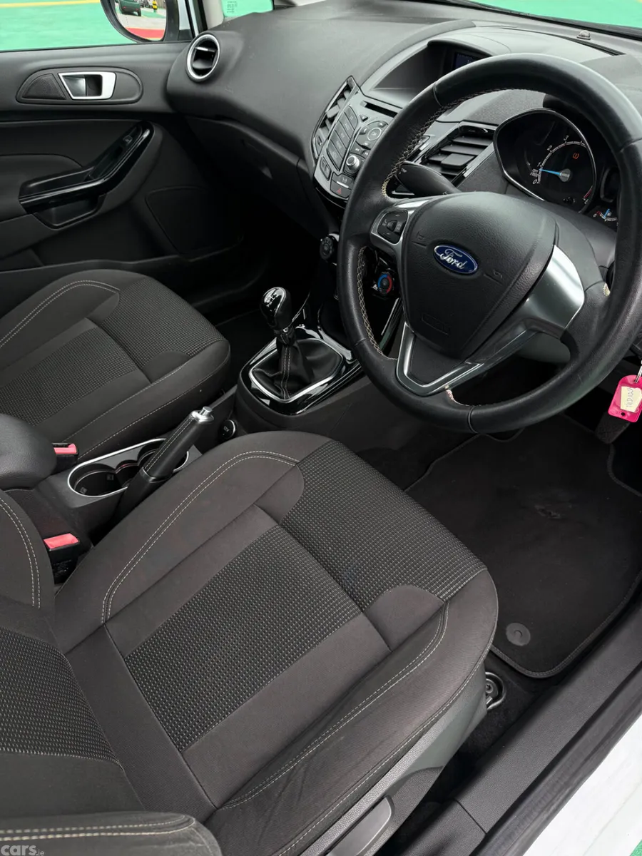 Ford Fiesta Hatchback, Petrol, 2016, White