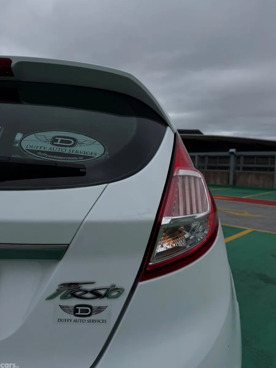 Ford Fiesta Hatchback, Petrol, 2016, White