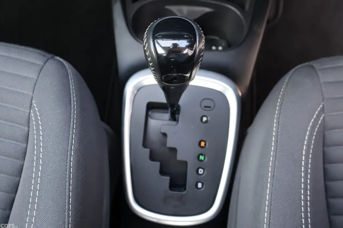 Toyota Yaris MPV, Petrol Hybrid, 2018, Grey