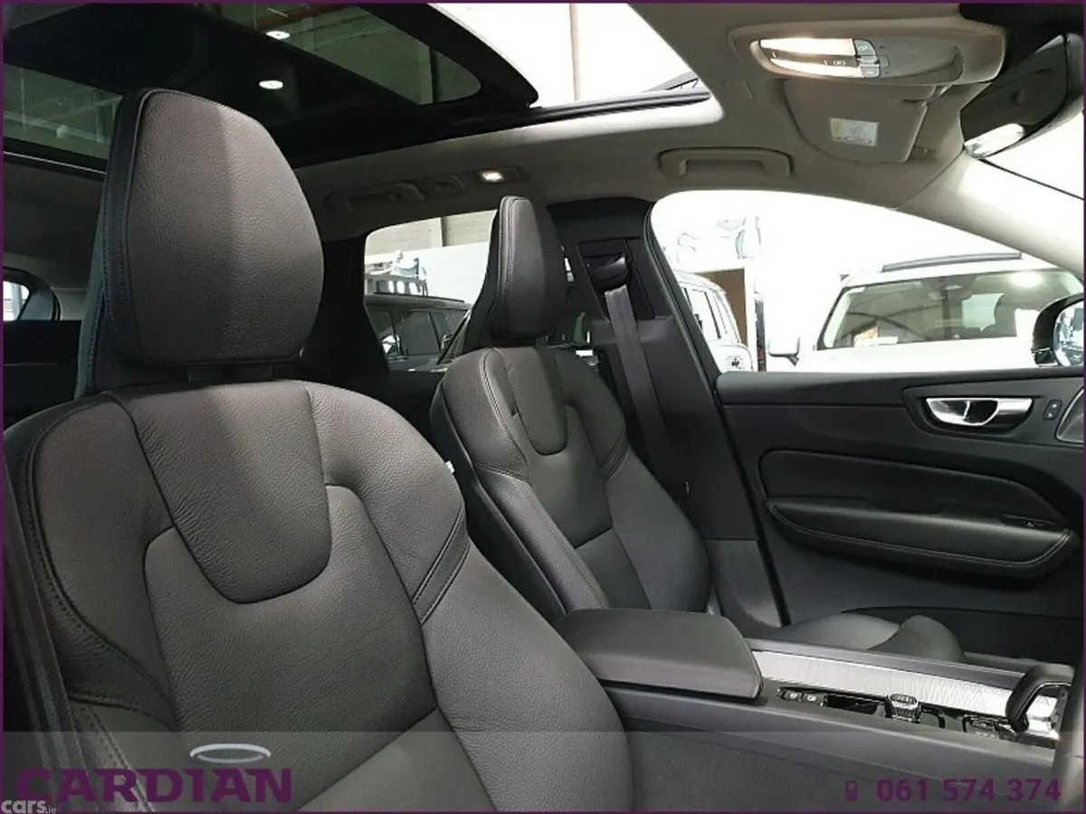 Volvo XC60 SUV, Petrol Hybrid, 2025, Blue