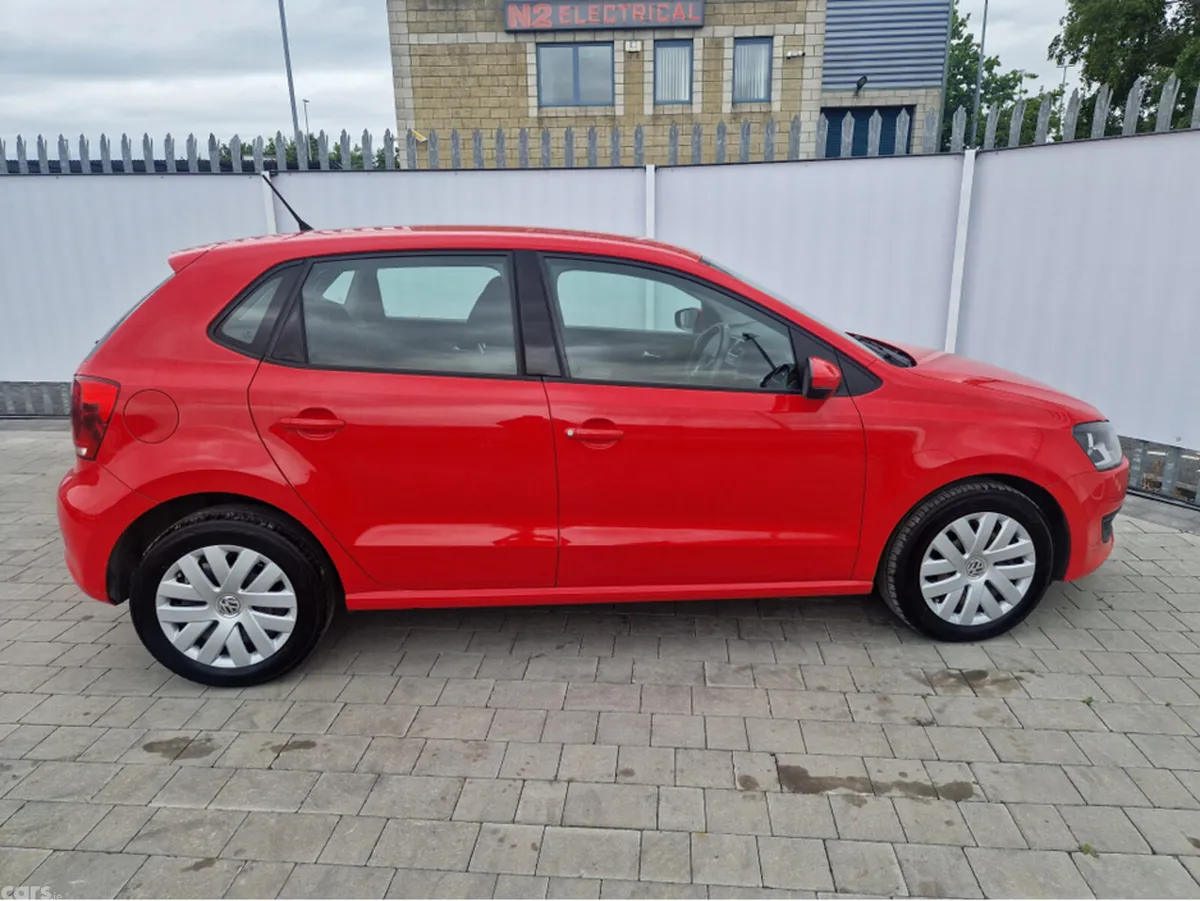 Volkswagen Polo Hatchback, Petrol, 2014, Red