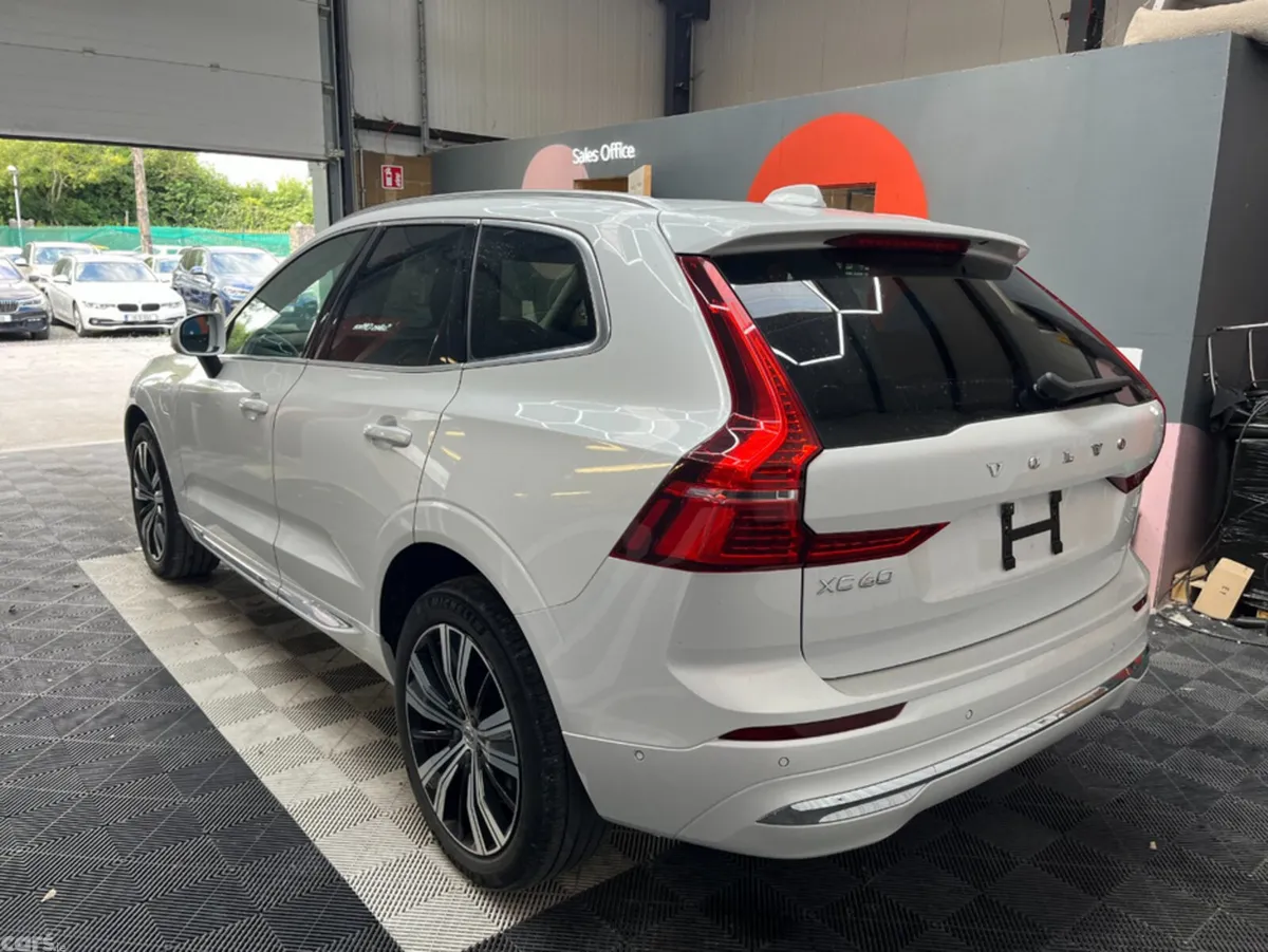 Volvo XC60 SUV, Petrol Plug-in Hybrid, 2021, White