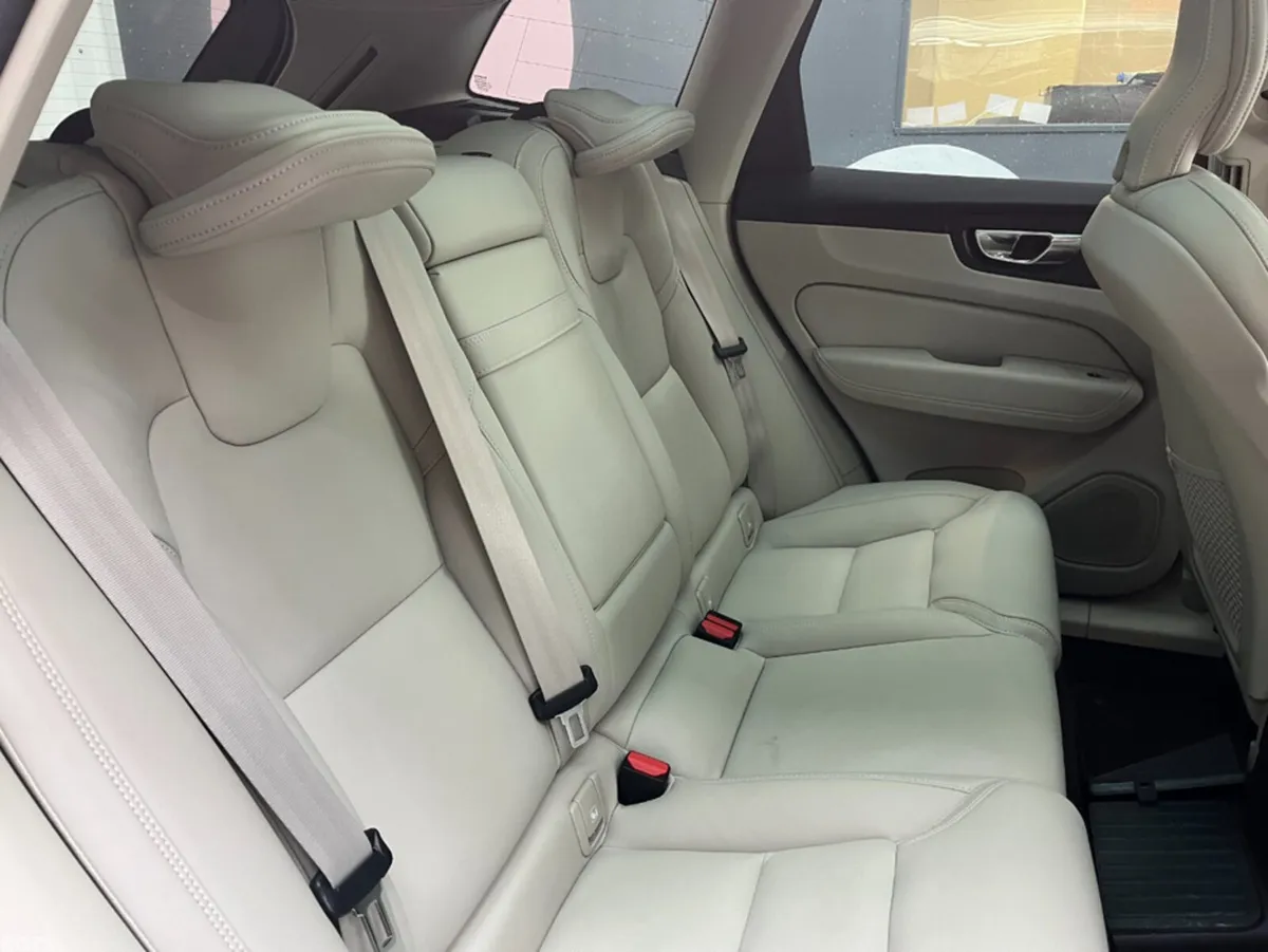 Volvo XC60 SUV, Petrol Plug-in Hybrid, 2021, White