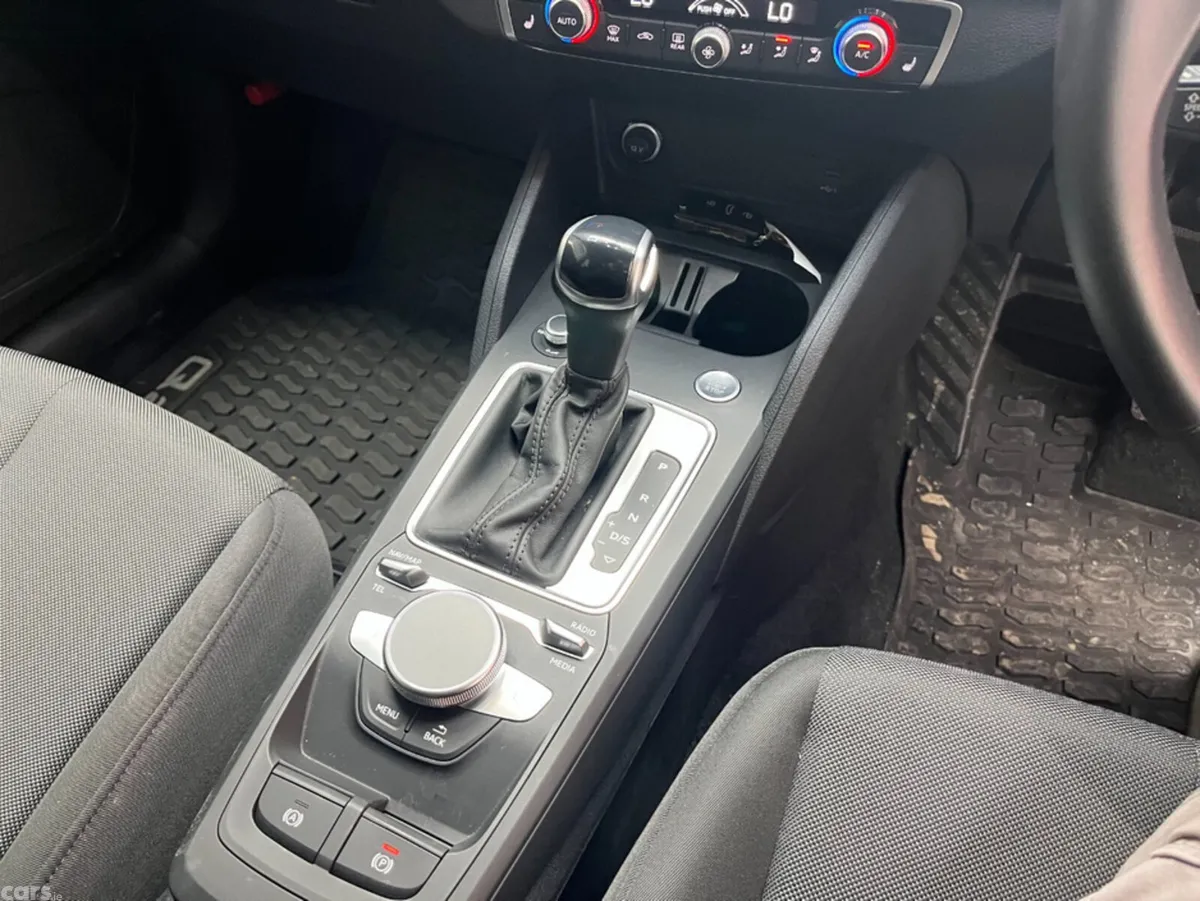 Audi Q2 SUV, Petrol, 2024, White