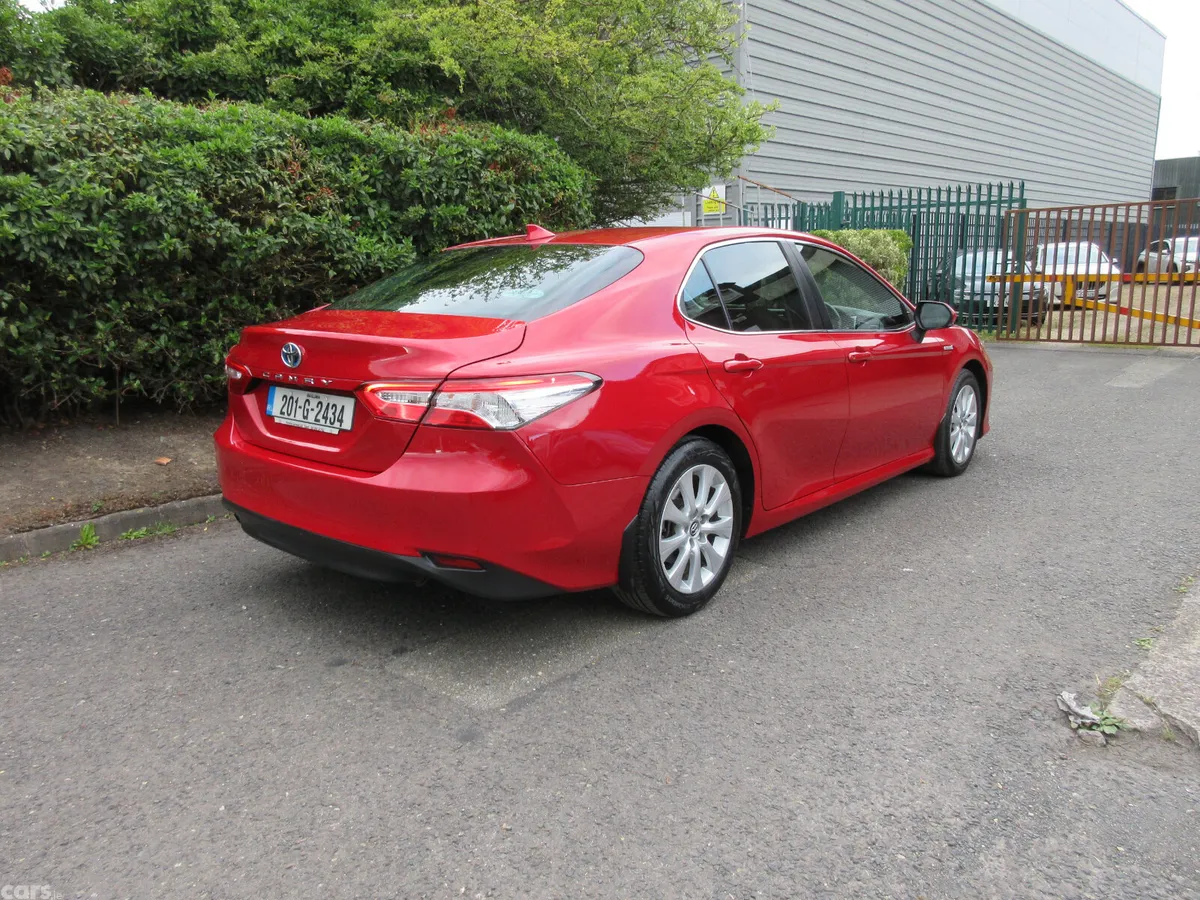 Toyota Camry Saloon, Petrol Hybrid, 2020, Red