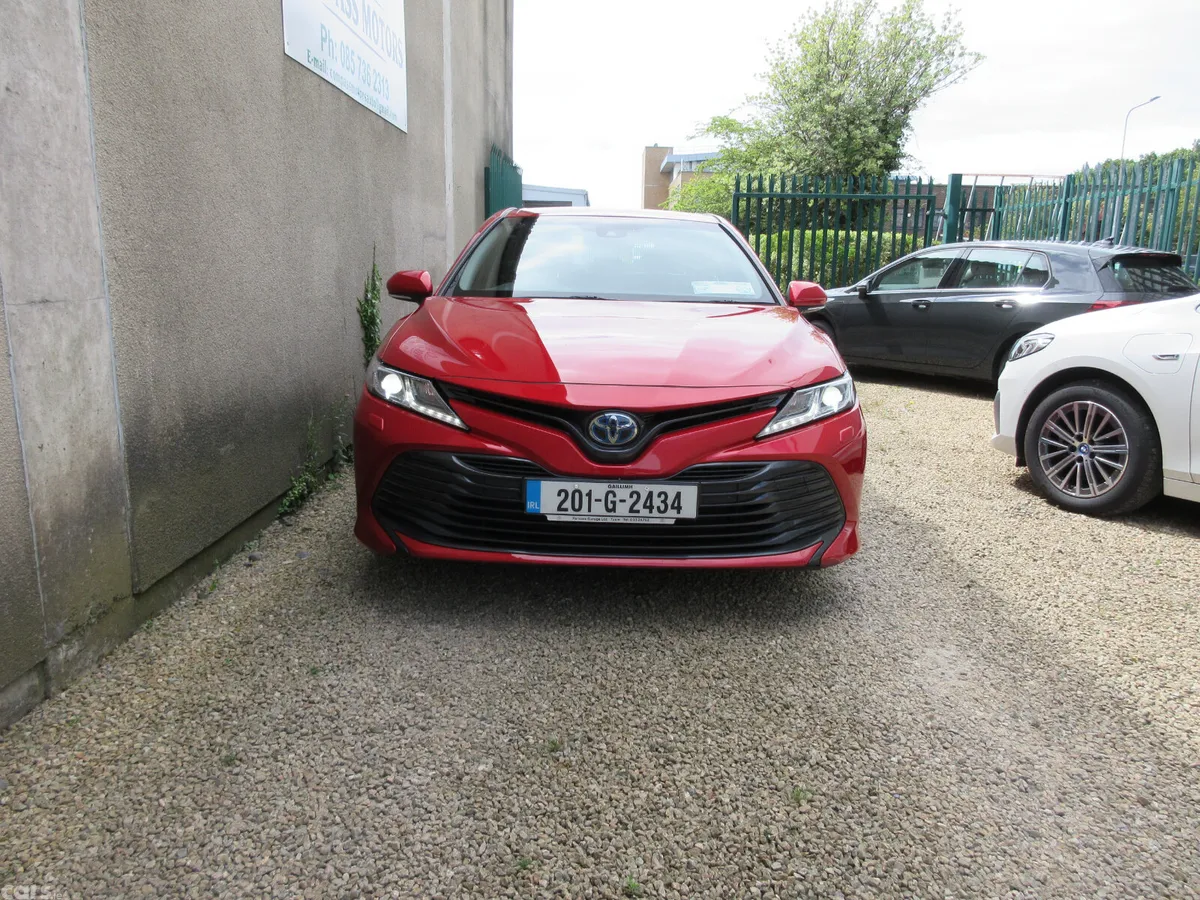 Toyota Camry Saloon, Petrol Hybrid, 2020, Red