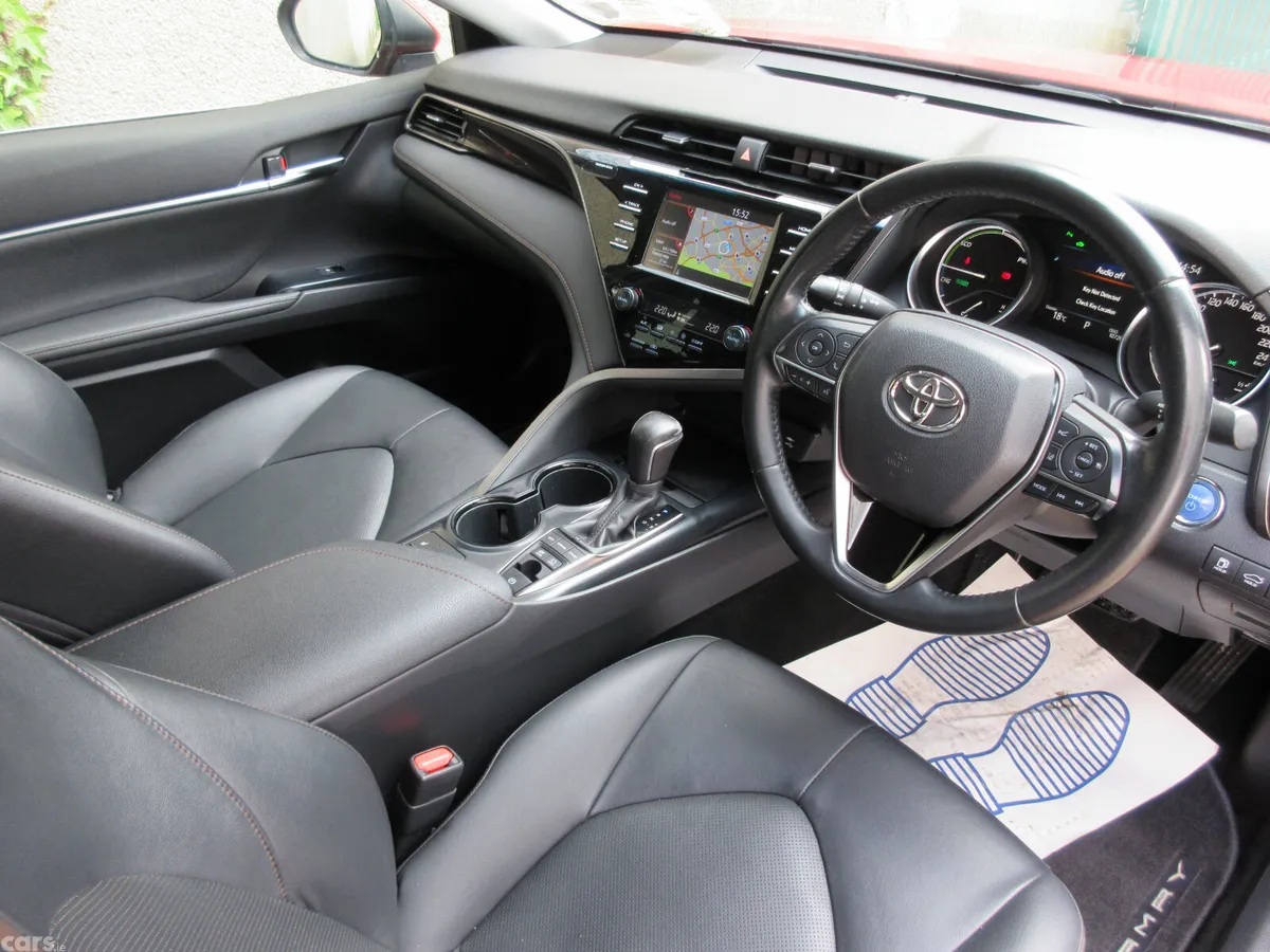Toyota Camry Saloon, Petrol Hybrid, 2020, Red