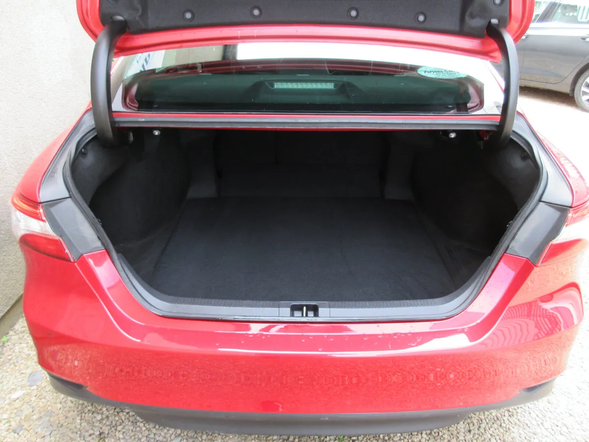 Toyota Camry Saloon, Petrol Hybrid, 2020, Red