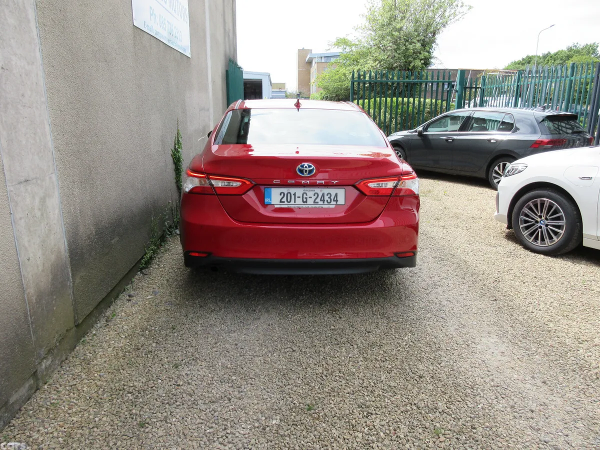 Toyota Camry Saloon, Petrol Hybrid, 2020, Red