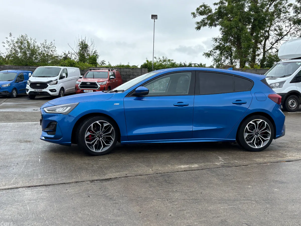 Ford Focus Hatchback, Petrol Plug-in Hybrid, 2024, Blue